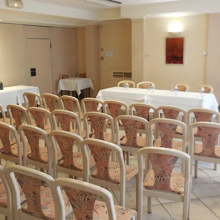 Logis Restaurant Des Voyageurs 2* פונט-דה-סאלארס