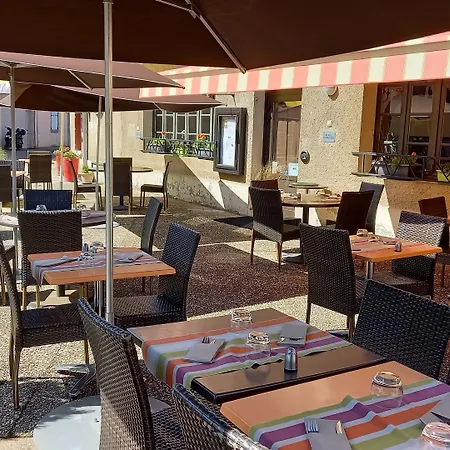 Logis Restaurant Des Voyageurs מלון