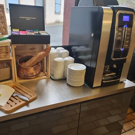 Logis Restaurant Des Voyageurs מלון