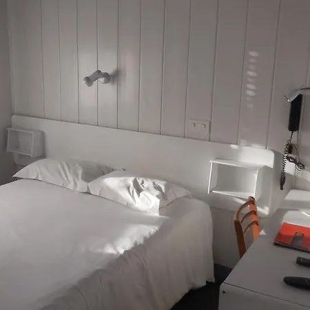 Logis Restaurant Des Voyageurs 2*