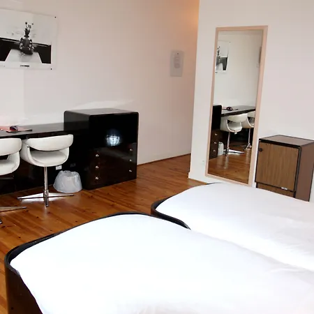 Logis Restaurant Des Voyageurs 酒店 蓬德萨拉尔