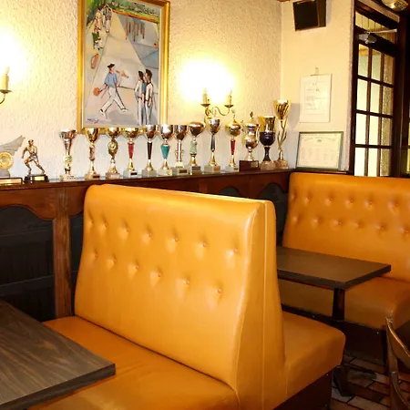 Logis Restaurant Des Voyageurs 酒店 蓬德萨拉尔