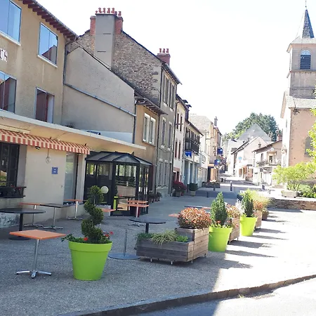 Hotel Logis Restaurant Des Voyageurs, Lacs Du Levezou Pont-de-Salars