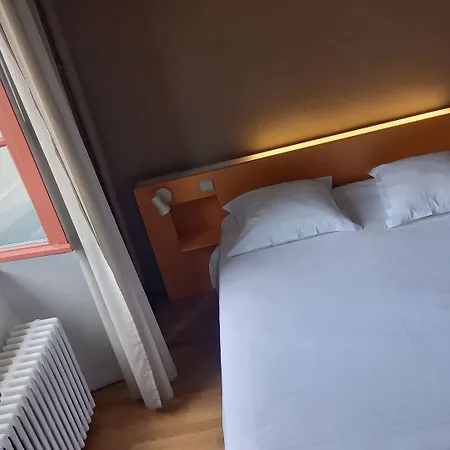 Logis Restaurant Des Voyageurs 2* 蓬德萨拉尔