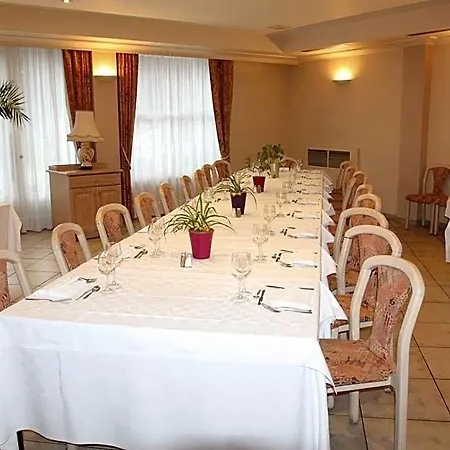 Logis Restaurant Des Voyageurs, Lacs Du Levezou 2*