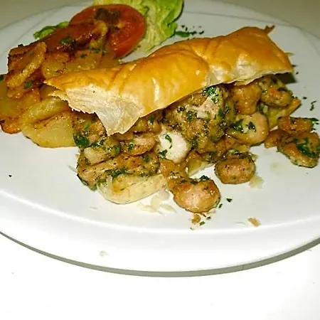 Logis Restaurant Des Voyageurs, Lacs Du Levezou ホテル