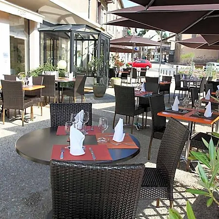 Logis Restaurant Des Voyageurs, Lacs Du Levezou 2*