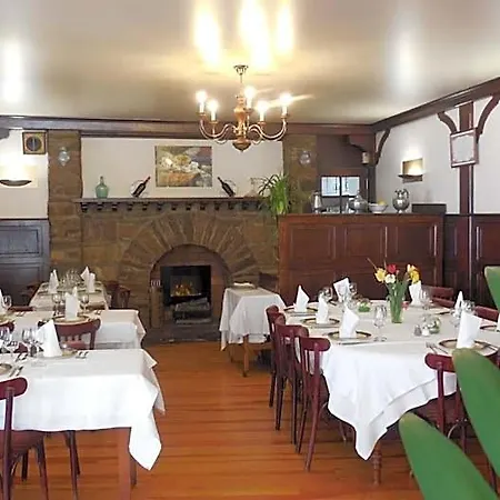 ホテル Logis Restaurant Des Voyageurs, Lacs Du Levezou Pont-de-Salars