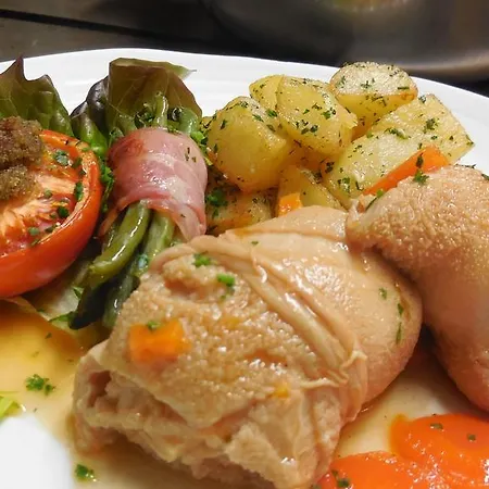 酒店 Logis Restaurant Des Voyageurs 蓬德萨拉尔