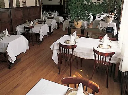 Logis Restaurant Des Voyageurs, Lacs Du Levezou Hotel