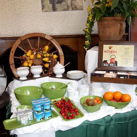 Hotel Logis Restaurant Des Voyageurs, Lacs Du Levezou 2*